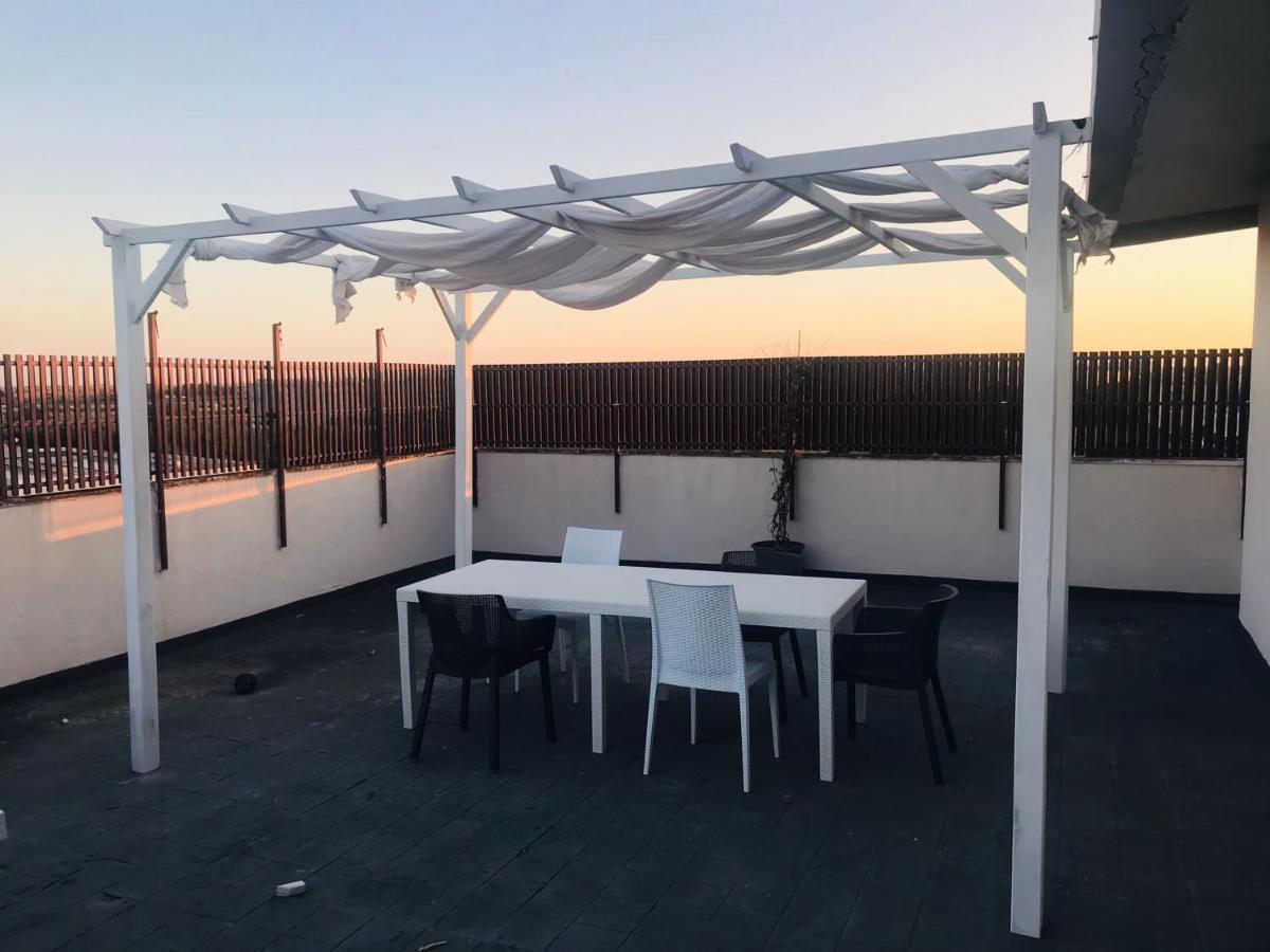 Luxus P4T Family 3 Bedroom With Pool, Tennis Court And Sauna Brindisi Exterior photo